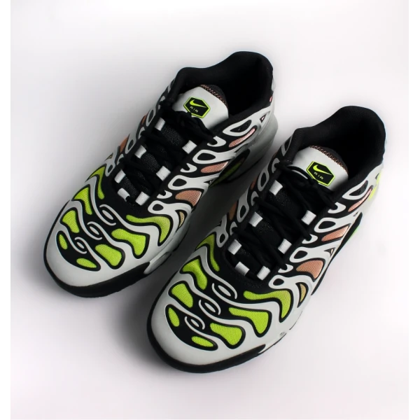 Кросівки чоловічі Nike Air Max Plus Drift White FD4290-009 43