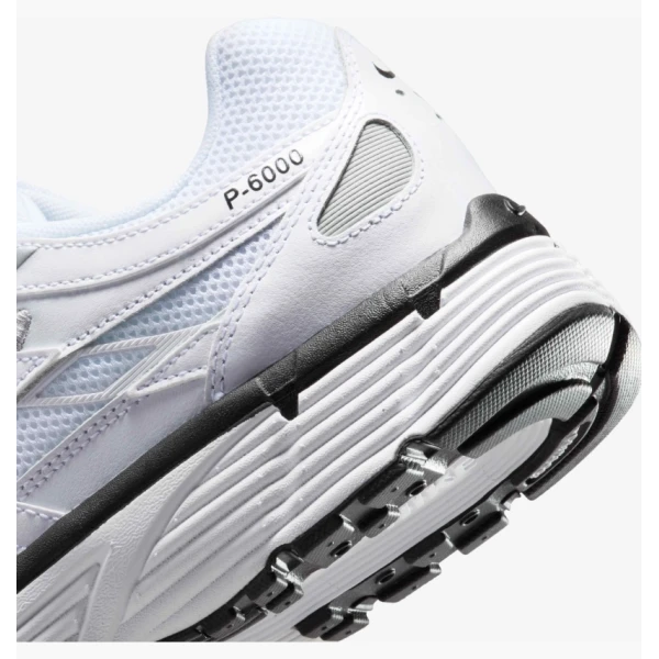 Кросівки чоловічі Nike P-6000 White/Metallic CD6404-107 42