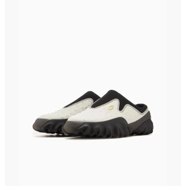 Тапочки чоловічі Oakley Factory Team Ostrich Chop Saw White/Black BDS24S07003862WH01 42.5