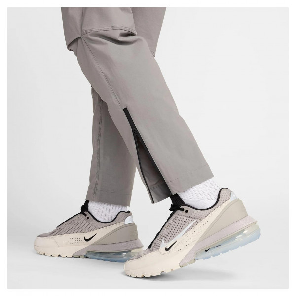 Штани чоловічі Nike Tech Woven Grey (HM8241-014) Штани чоловічі Nike Tech Woven Grey (HM8241-014)