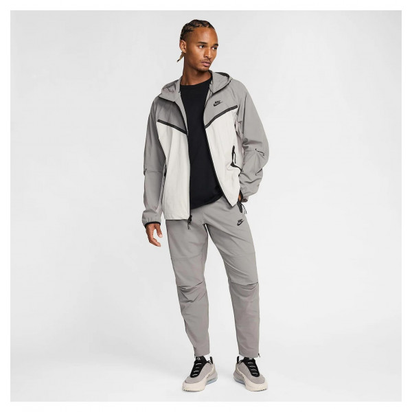Штани чоловічі Nike Tech Woven Grey (HM8241-014) Штани чоловічі Nike Tech Woven Grey (HM8241-014)
