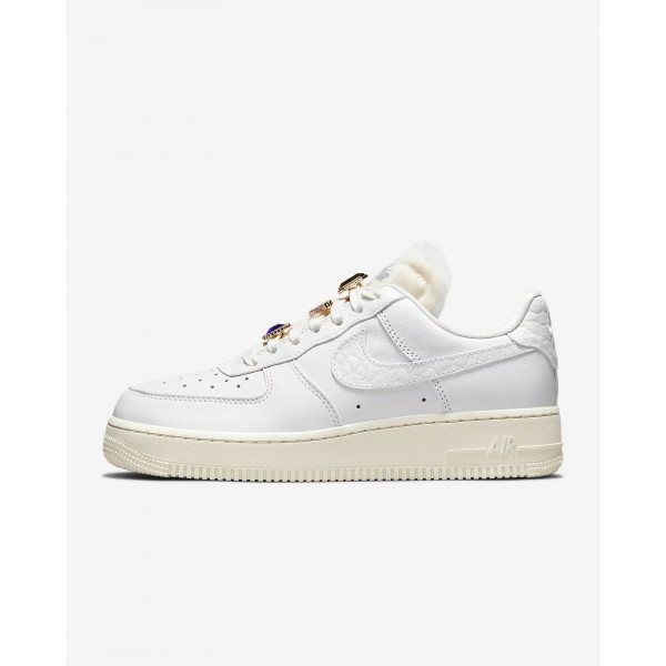 Кросівки жіночі Nike WMNS AIR FORCE 1 LO PRM DN5463-100