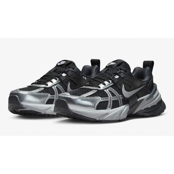 Кросівки жіночі Nike V2K Run Black/Metallic