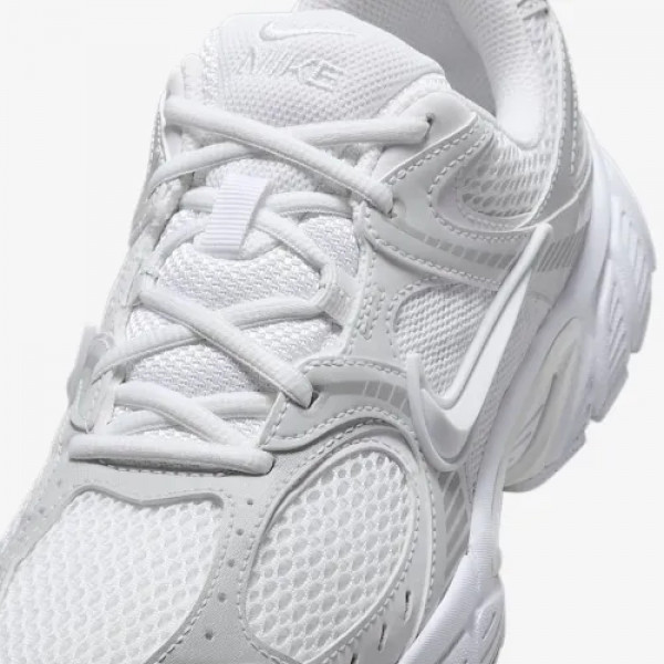 Кросівки  жіночі Nike V5 Rnr White Black Metallic Silver (HQ7901-101)