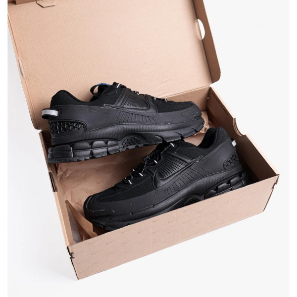 Кросівки чоловічі Nike Zoom Vomero Roam Triple Black (FV2295-002)