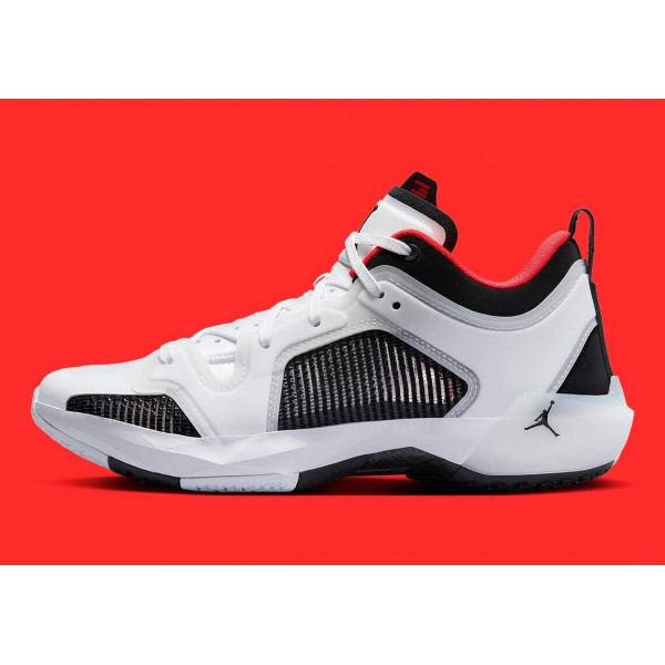 Кросівки чоловічі Nike Air Jordan 37 Low Sneakers (DQ4122-100)