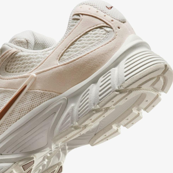 Кросівки жіночі Nike W V5 Rnr S (IQ7577-121)