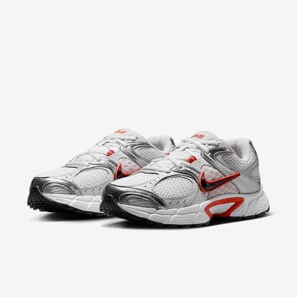 Кросівки жіночі Nike V5 Rnr (HQ7901-100)