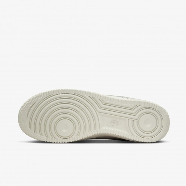 Кросівки жіночі Nike Air Force 1 Lo Prm (DN5463-001)