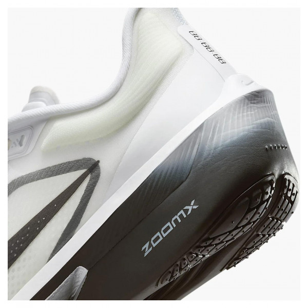 Кросівки жіночі Nike Zoom Fly 6 (FN8455-100)