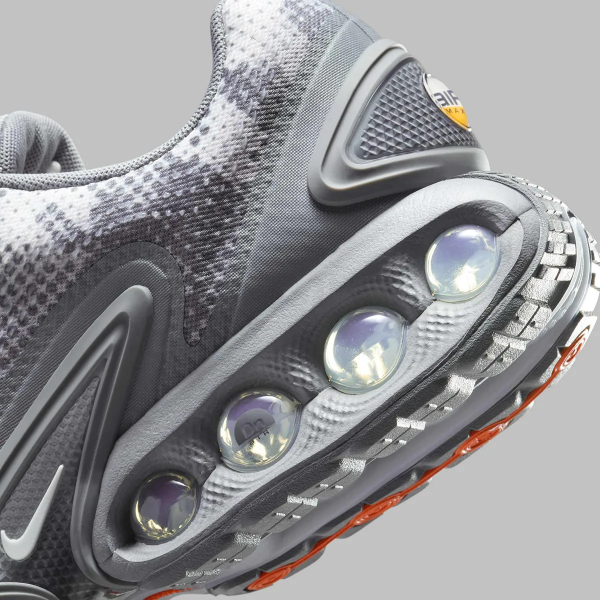 Кросівки чоловічі  Nike AIR MAX DN IB3078-001