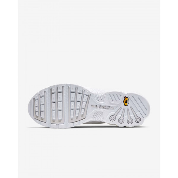 Кросівки чоловічі Nike AIR MAX PLUS III CW1417-100