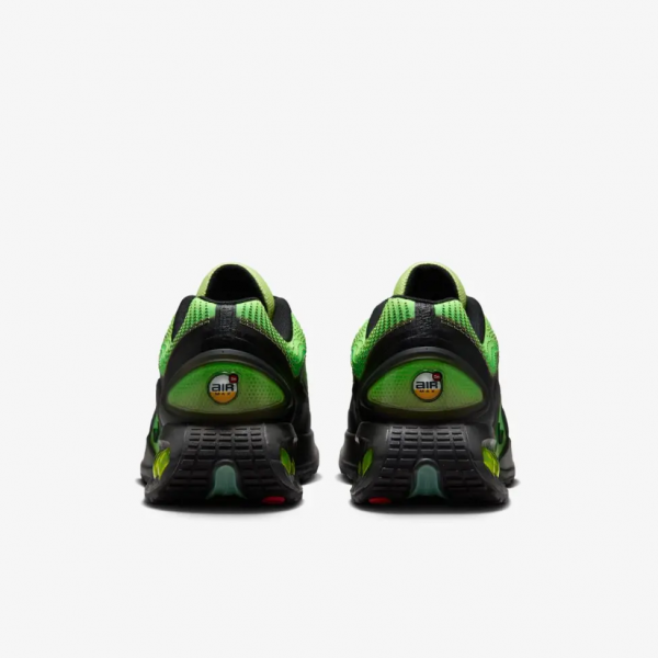 Кросівки чоловічі Nike AIR MAX DN AMD HV3521-700
