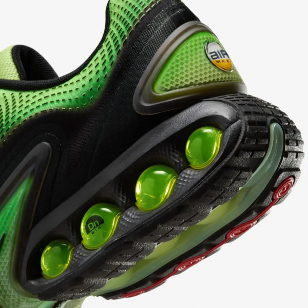 Кросівки чоловічі Nike AIR MAX DN AMD HV3521-700