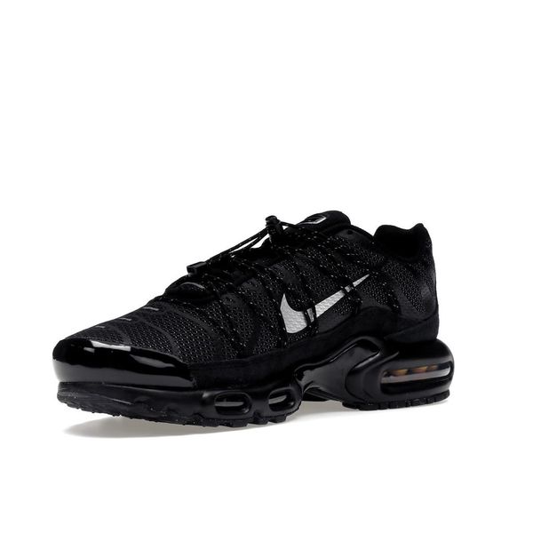 Кросівки чоловічі Nike AIR MAX PLUS UTILITY FD0670-001