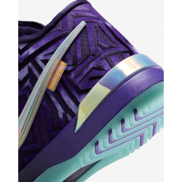 Кросівки чоловічі Nike LBJ NXXT GENISUS QS IB1272-501