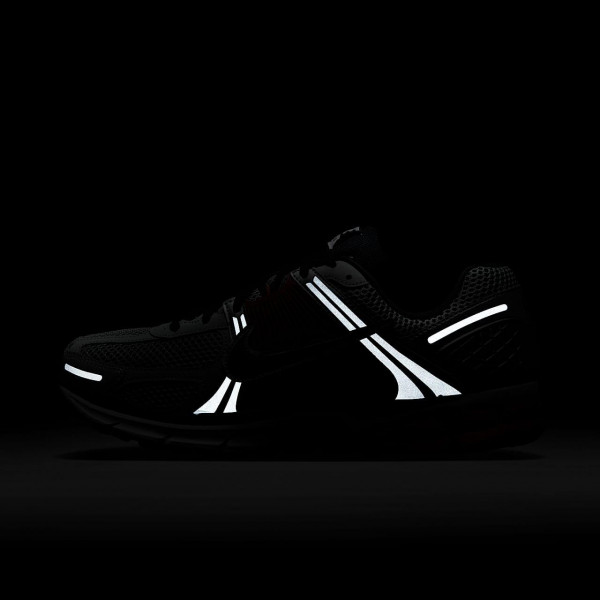 Кросівки чоловічі Nike Zoom Vomero 5 FJ4151-005