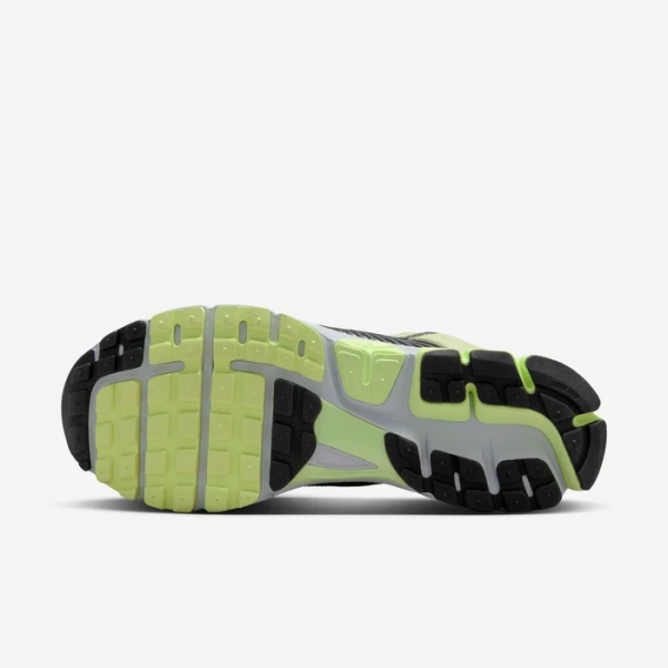Кросівки чоловічі Nike ZOOM VOMERO 5 HF1553-700