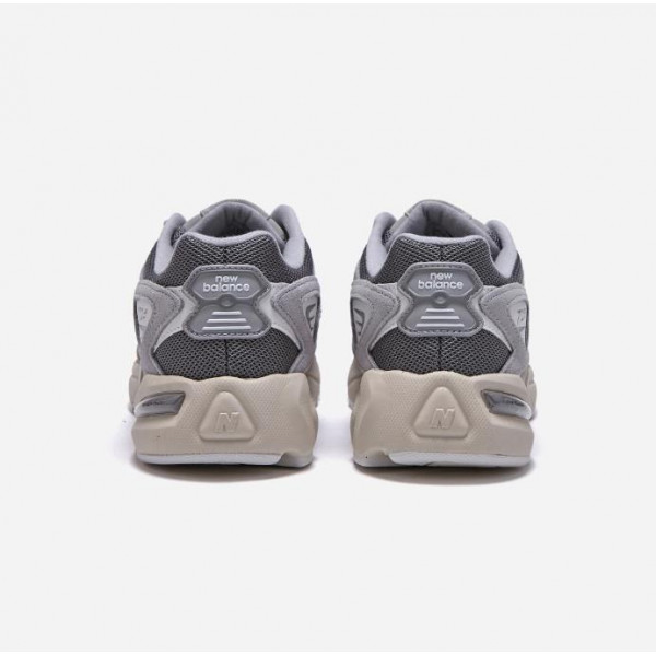 Кросівки чоловічі New Balance Grey Running Shoes Sneakers (ML725AA)