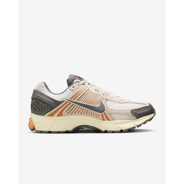 Кросівки чоловічі Nike ZOOM VOMERO 5 IB7469-030