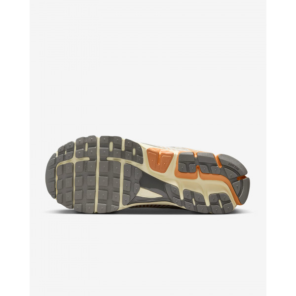 Кросівки чоловічі Nike ZOOM VOMERO 5 IB7469-030