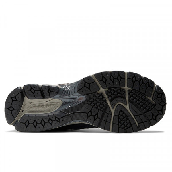 Кросівки чоловічі New Balance 2002R Protection Pack M2002RDO