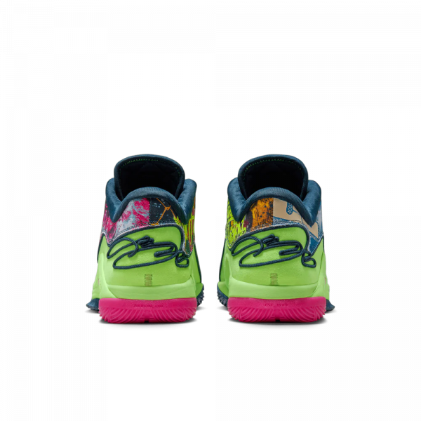 Кросівки чоловічі Nike LEBRON XXII BW HV8451-400