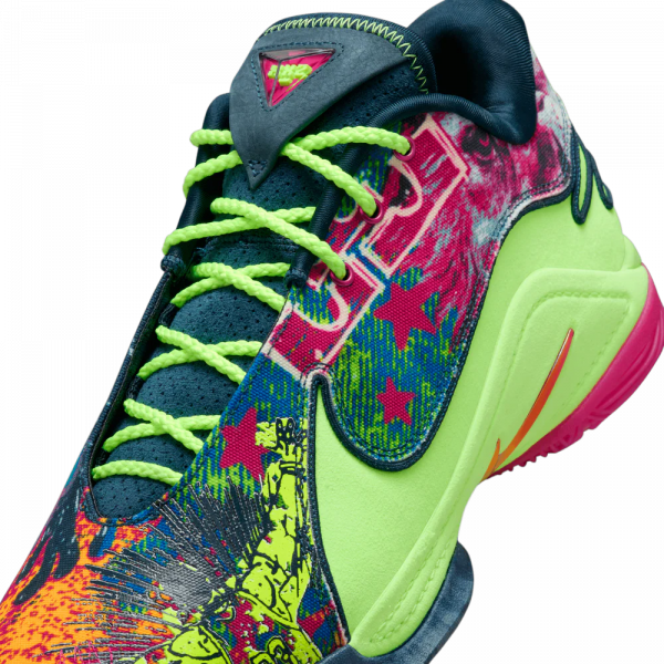 Кросівки чоловічі Nike LEBRON XXII BW HV8451-400