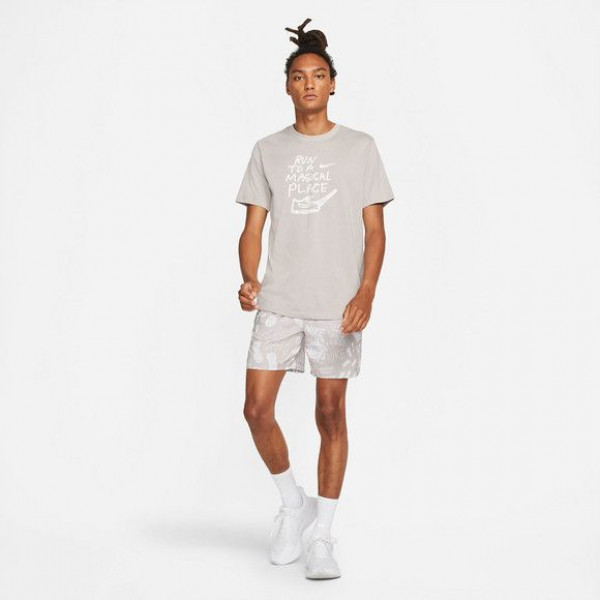 Футболка чоловіча Nike Dri-FIT Nathan Bell Running Tee AO0650-033