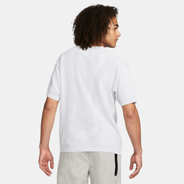 Футболка чоловіча Nike NSW Tech Pack Tee dm5599-121
