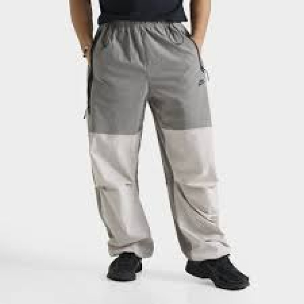Костюм спортивний чоловічій  NIKE TECH WOVEN HM7151-014__HM7158-014
