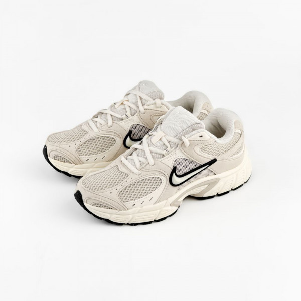 Кросівки жіночі Nike W V5 Rnr (II6294-100)