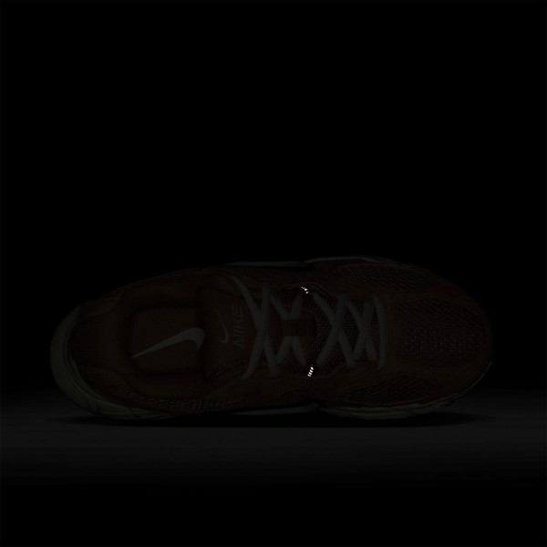 Кросівки жіночі Nike W V5 Rnr (II6294-600)