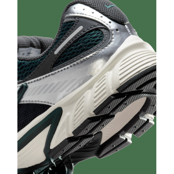 Кросівки жіночі Nike V5 Rnr (HQ7901-300)