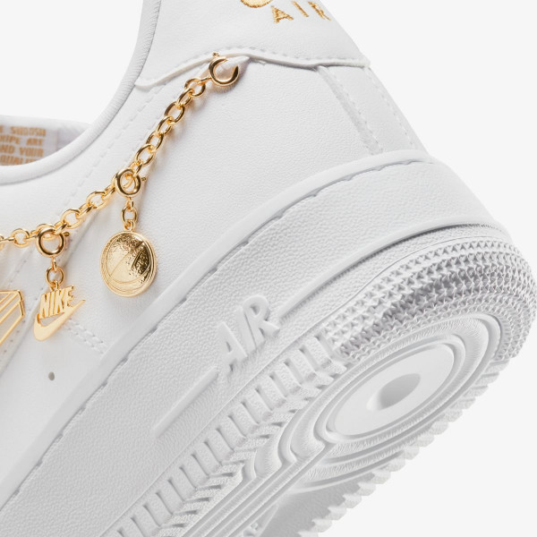 Кросівки жіночи Nike Wmns Air Force 1 07 Lx (DD1525-100)