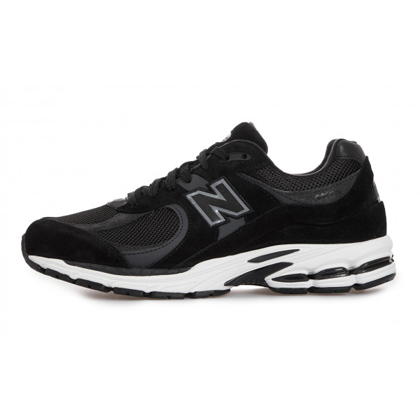 Кросівки чоловічі New Balance 2002R (M2002RBK)