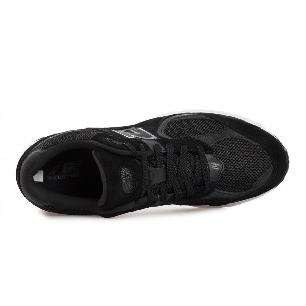 Кросівки чоловічі New Balance 2002R (M2002RBK)